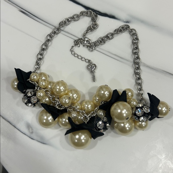 Betsey Johnson Pearl Rhinestone and Black Bow Necklace - Picture 9 of 9